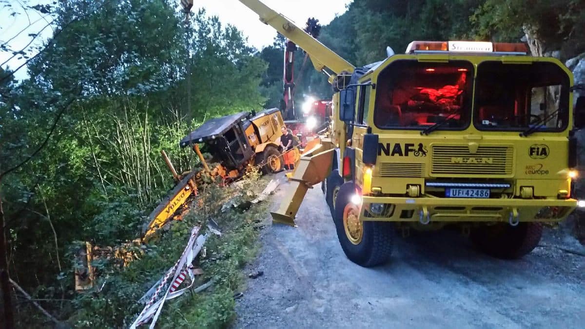 Veihøvel august 2018, Dyrstad i Bremanger hovedbilde