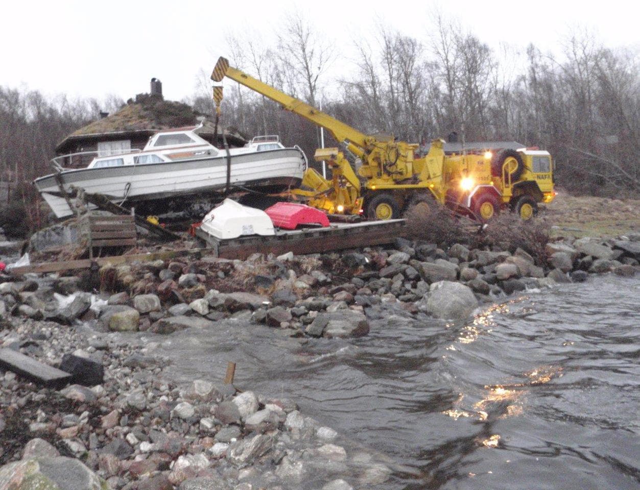 Båtberging etter orkan hovedbilde